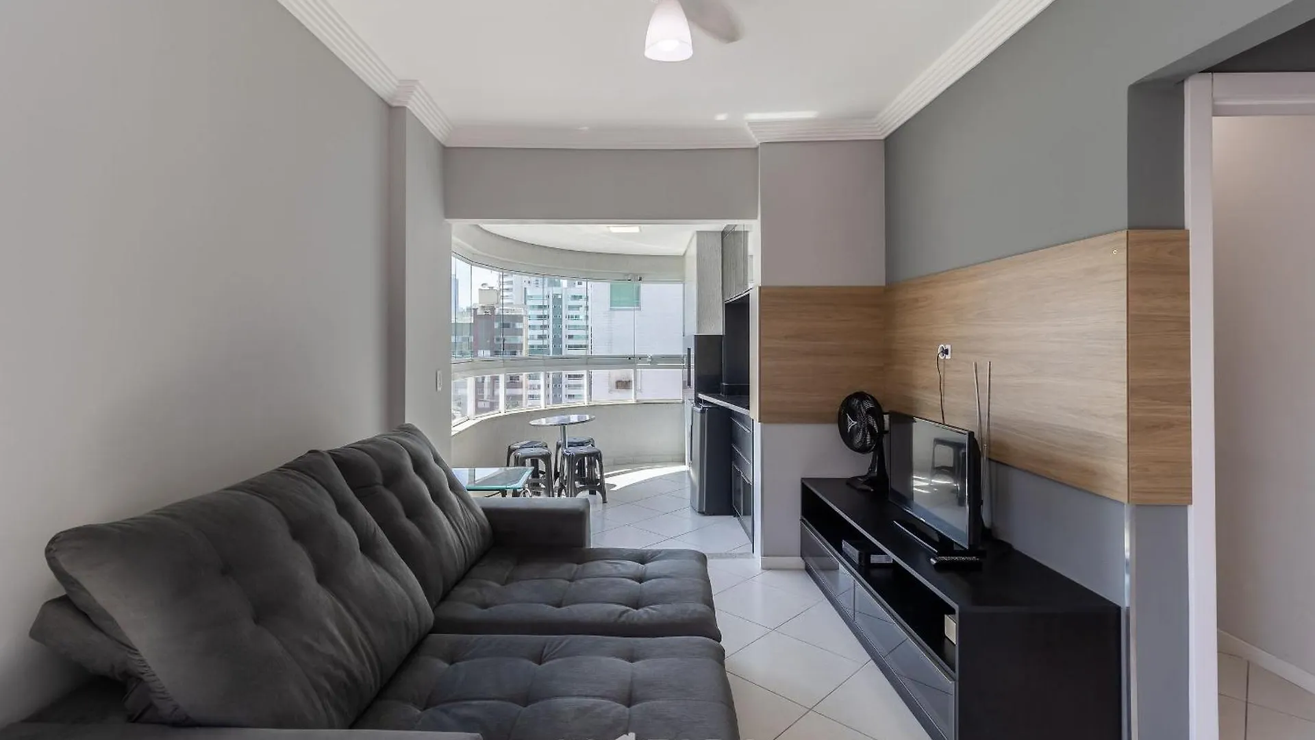 Apto C/ Varanda 600M Da Orla Centro Bc Ejf0702 Balneario Camboriu Apartment
